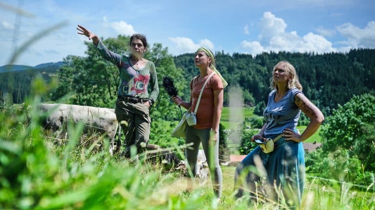 Anja und Aukse mit Christine Bajohr von KUHproKLIMA.