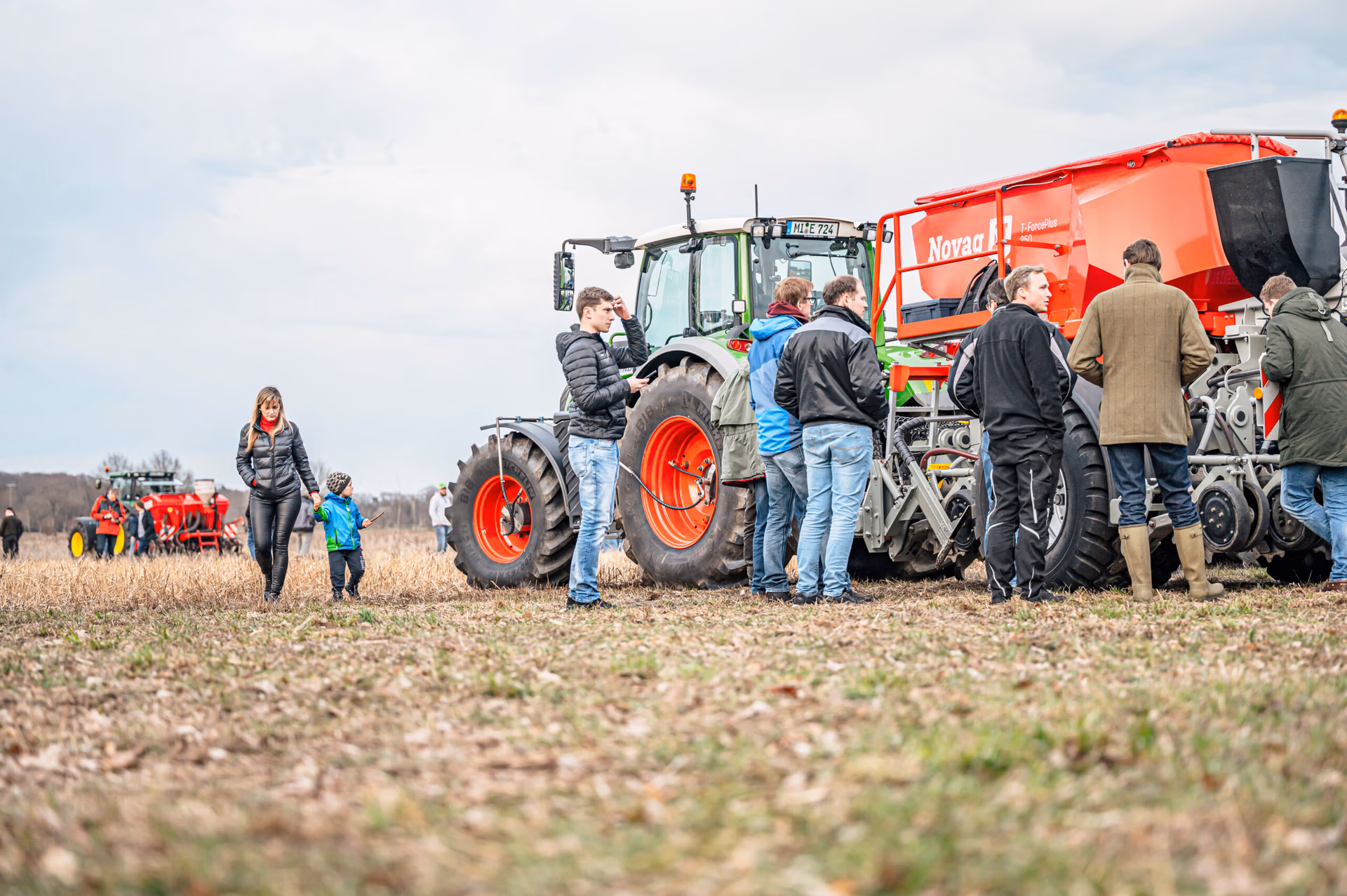Direktsaat mit System: Wie Landwirt Armin Steiner Boden und Humus regeneriert – und warum er auf die Novag T-ForcePlus 250 setzt.