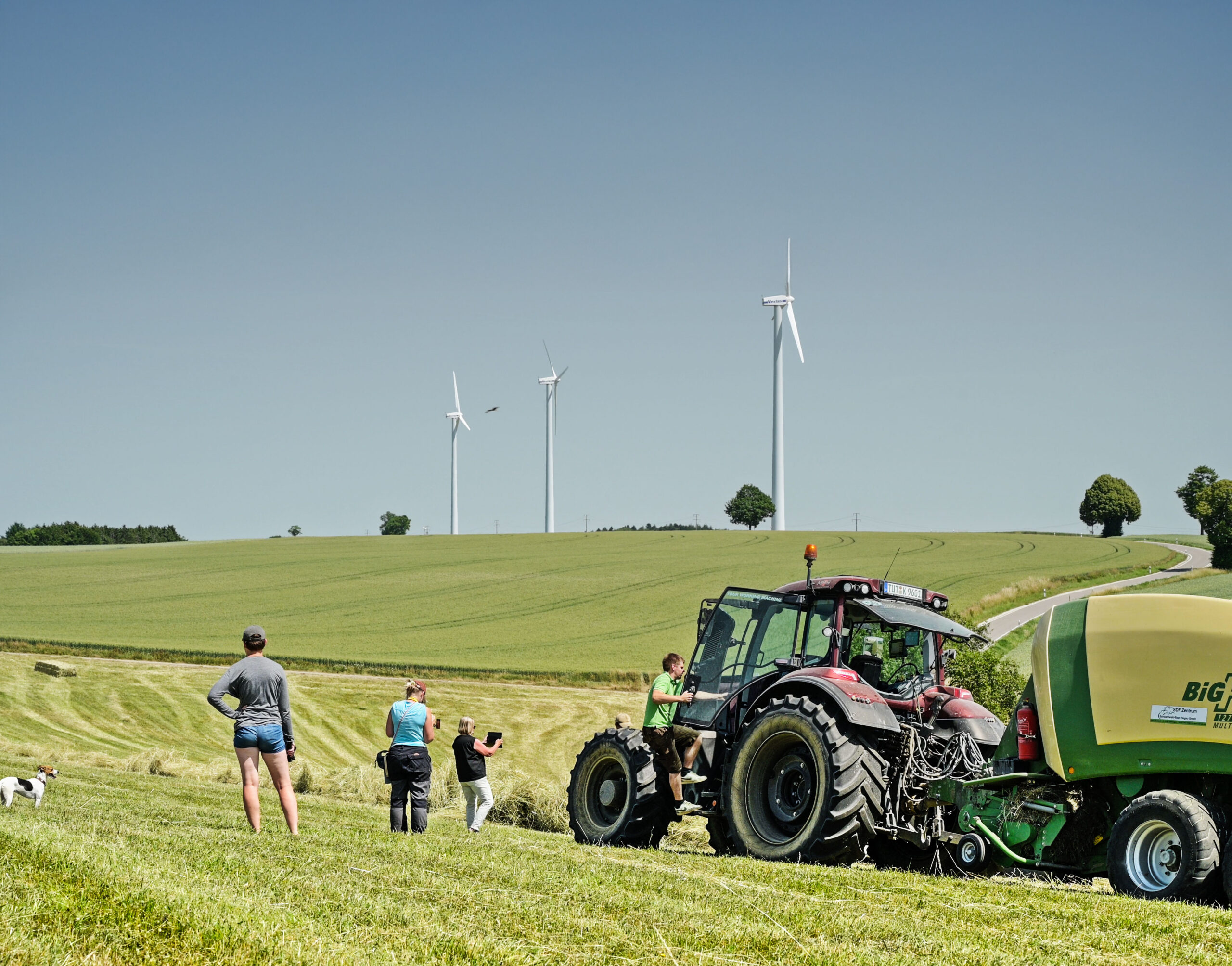 Soilify endet 2025 bewusst. Wir ziehen Bilanz: Was wir über „Regenerative Landwirtschaft“ gelernt haben, warum der Begriff im DACH-Raum nicht mehr funktioniert – und was 2026 mit grundgut.org & No-Till-Movement entsteht.